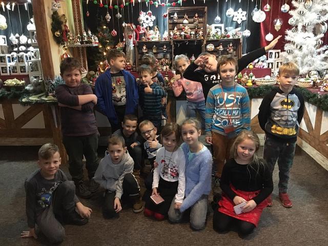 Najmłodsi w fabryce bombek