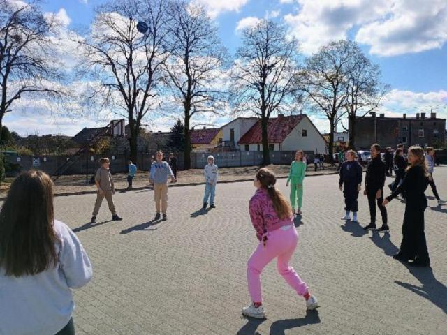 8895580124378342806 Copy